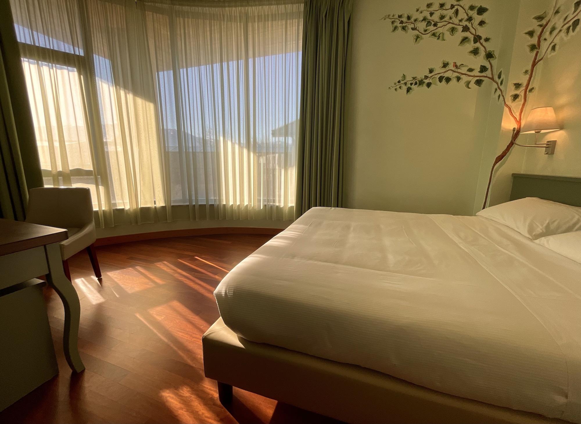 Hotel Santacroce Meeting Sulmona Exterior photo