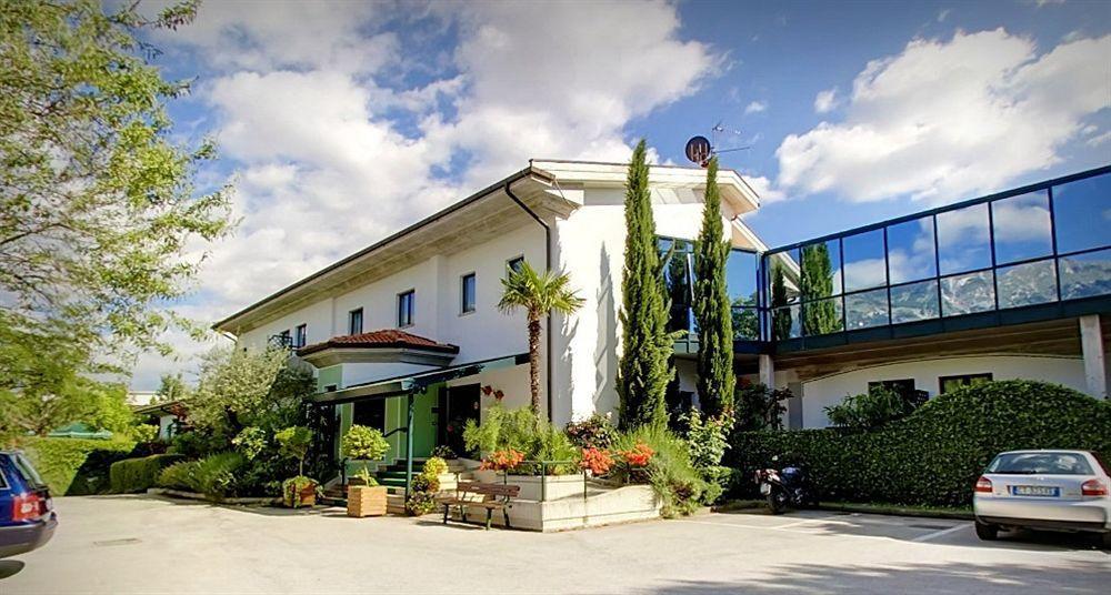 Hotel Santacroce Meeting Sulmona Exterior photo