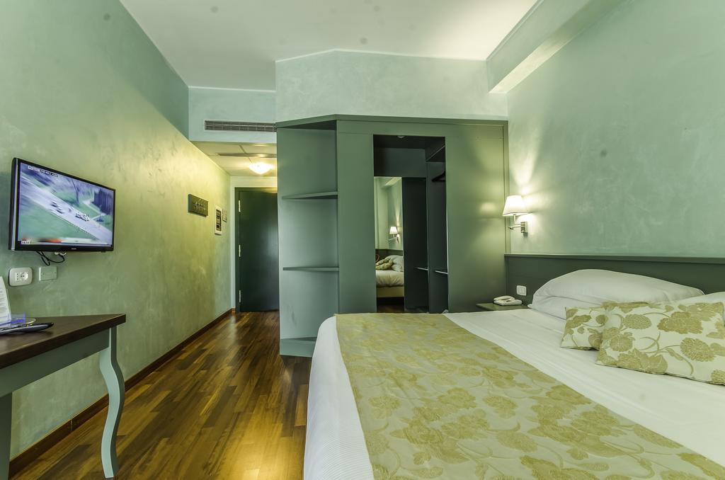 Hotel Santacroce Meeting Sulmona Exterior photo