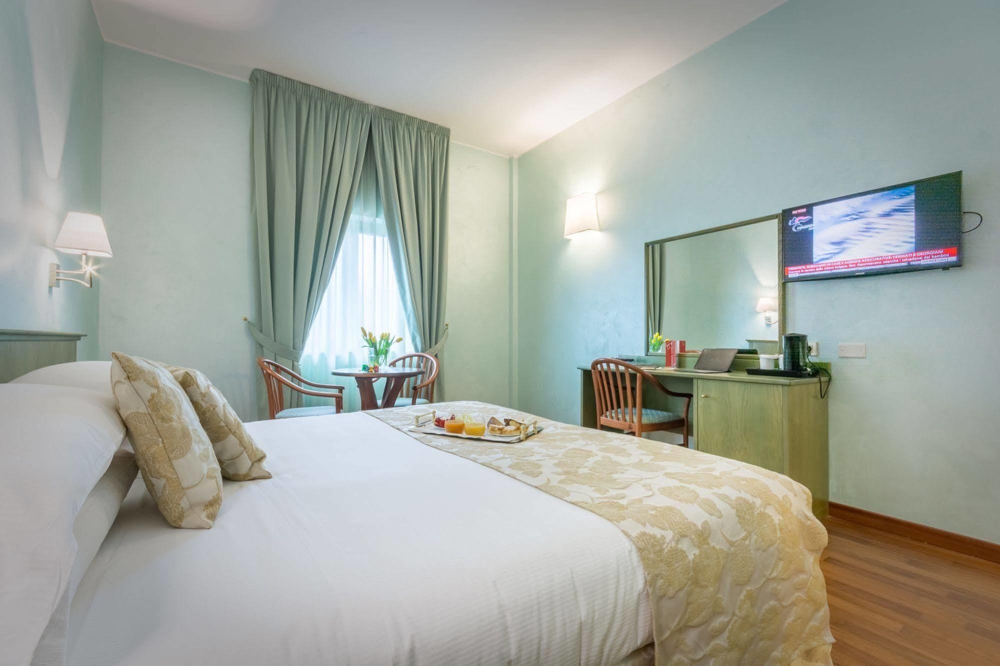 Hotel Santacroce Meeting Sulmona Exterior photo
