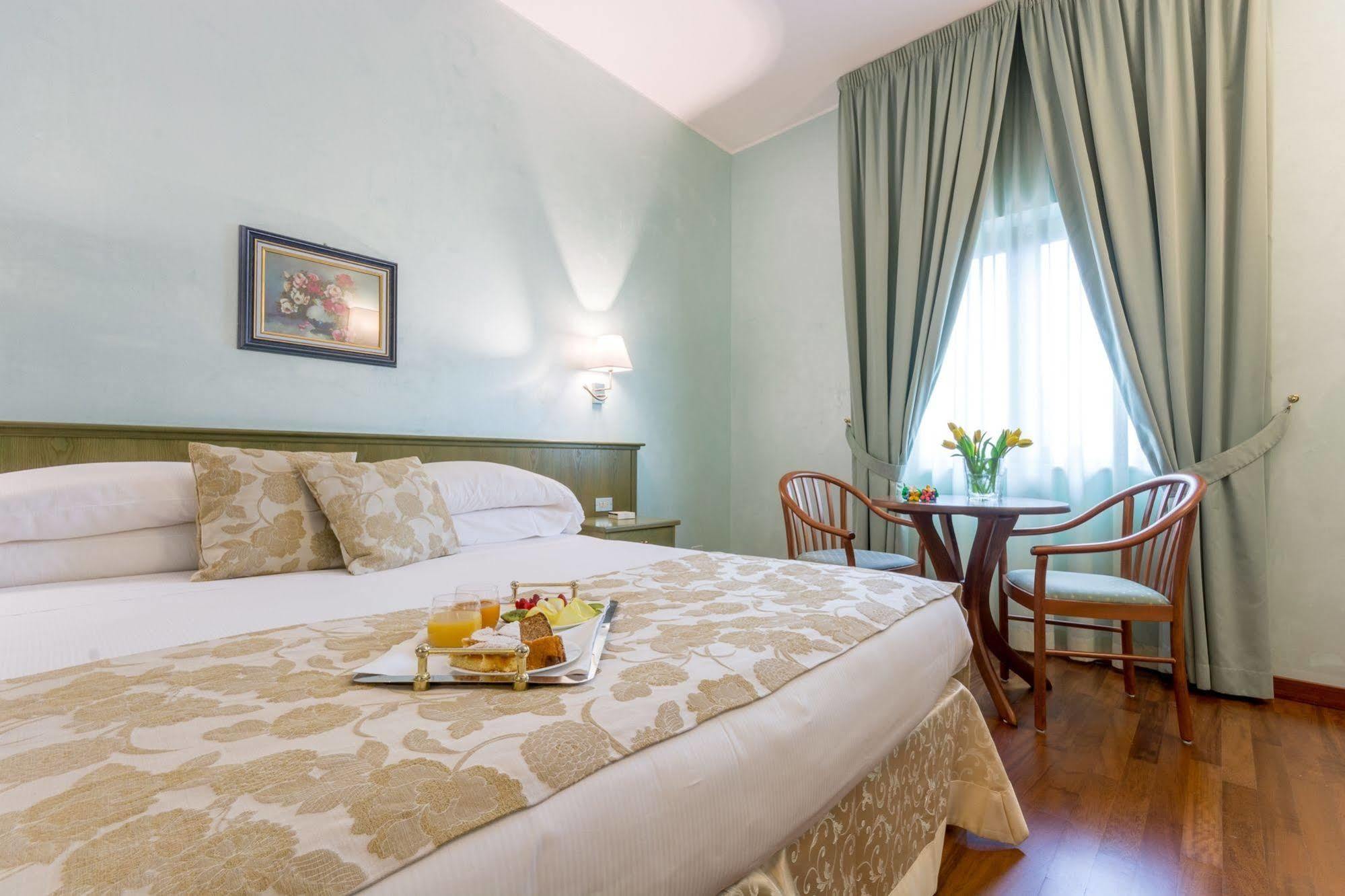 Hotel Santacroce Meeting Sulmona Exterior photo